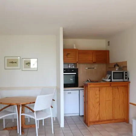 Royan, 2 Pieces, 3 Personnes - Fr-1-305-1339 *