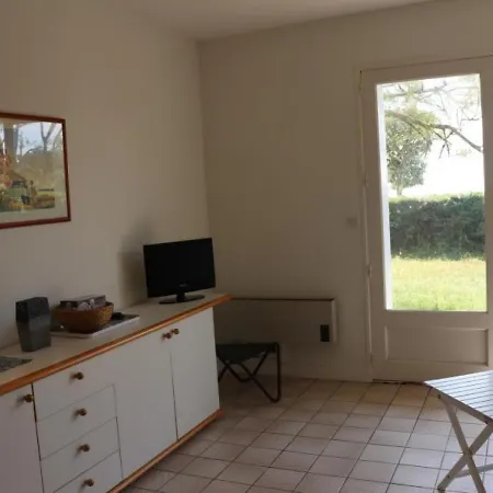 Royan, 2 Pieces, 3 Personnes - Fr-1-305-1339
